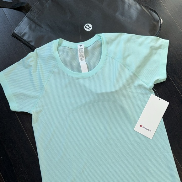 LULULEMON SWIFTLY TECH SHORT SLEEVE 2.0 in IDEAL MINT SZ 8 NWT - Picture 2 of 7